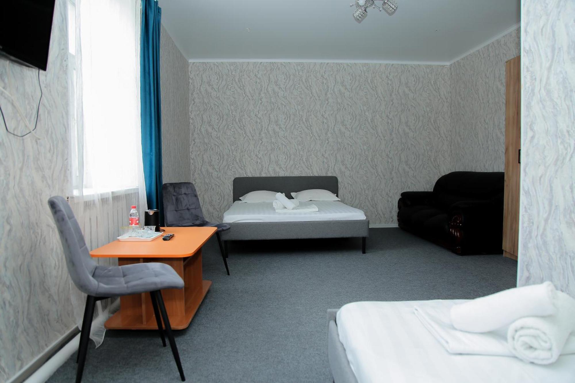 Hotel Fresh Aqtöbe Exteriör bild