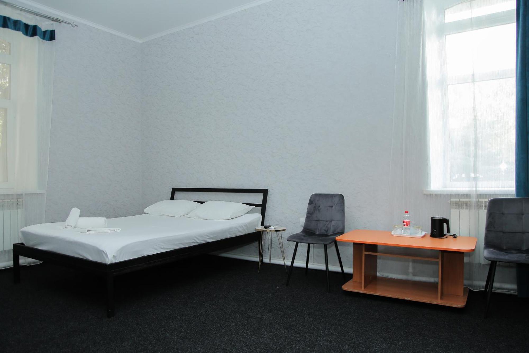 Hotel Fresh Aqtöbe Exteriör bild