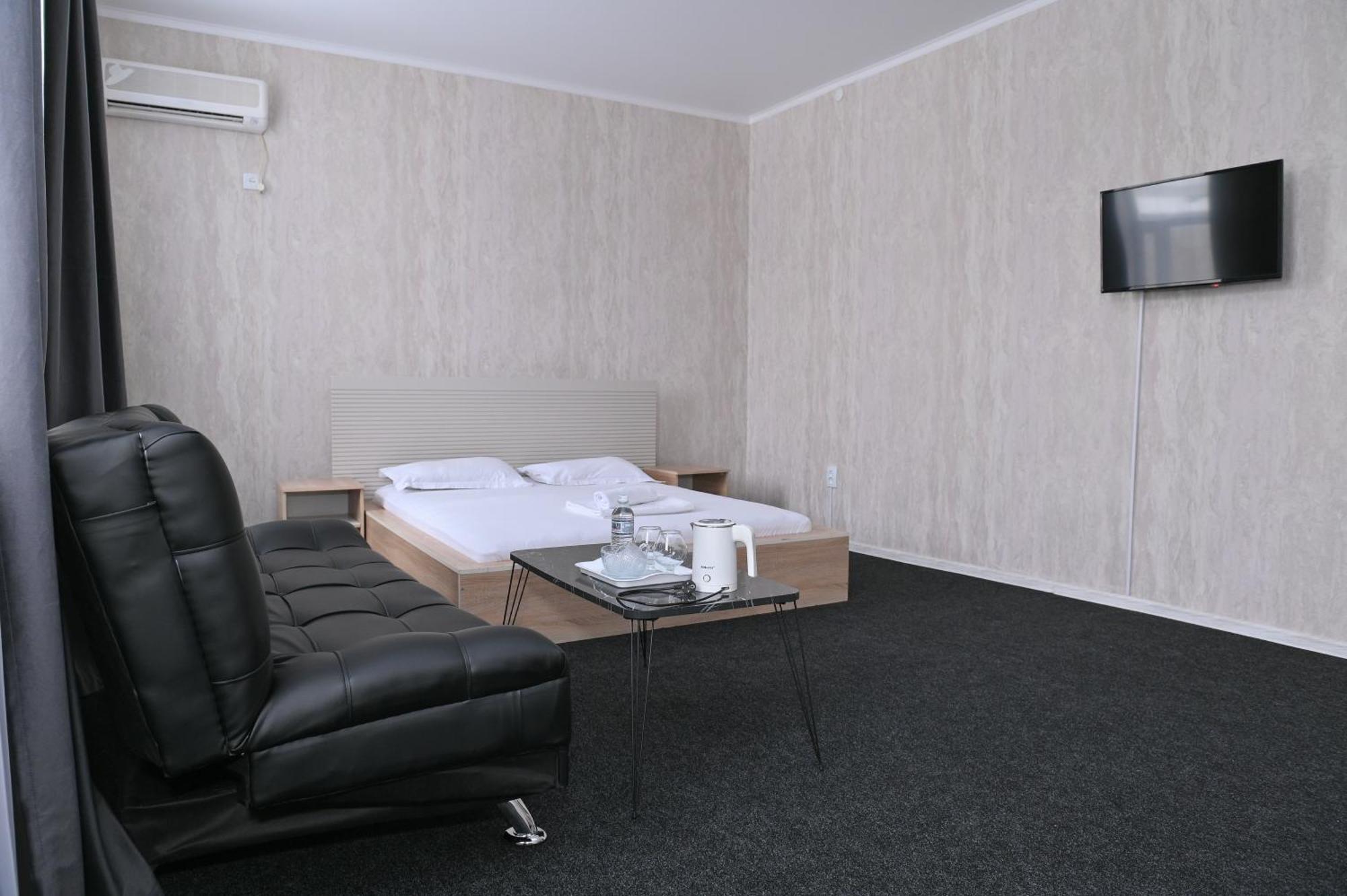 Hotel Fresh Aqtöbe Exteriör bild